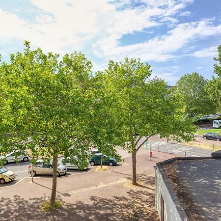 Appartamento L'Elysée - Easy check-in - Arrivée autonome - Place parking privative - T2 suréquipé - Wifi - Netflix Courcouronnes Esterno foto