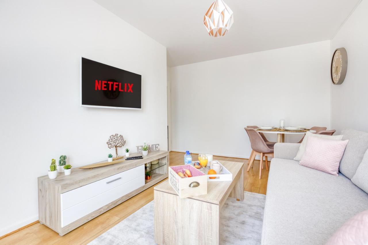 Appartamento L'Elysée - Easy check-in - Arrivée autonome - Place parking privative - T2 suréquipé - Wifi - Netflix Courcouronnes Esterno foto