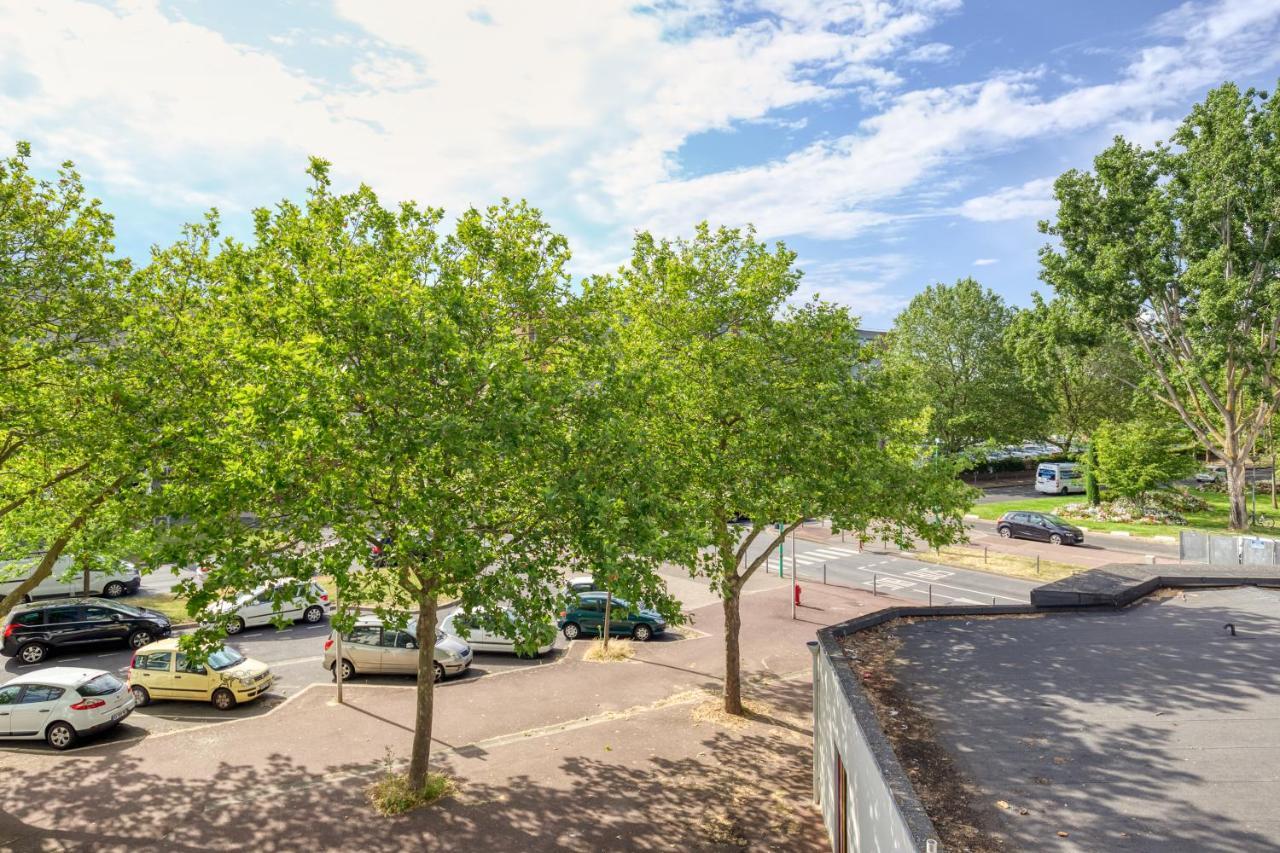 Appartamento L'Elysée - Easy check-in - Arrivée autonome - Place parking privative - T2 suréquipé - Wifi - Netflix Courcouronnes Esterno foto