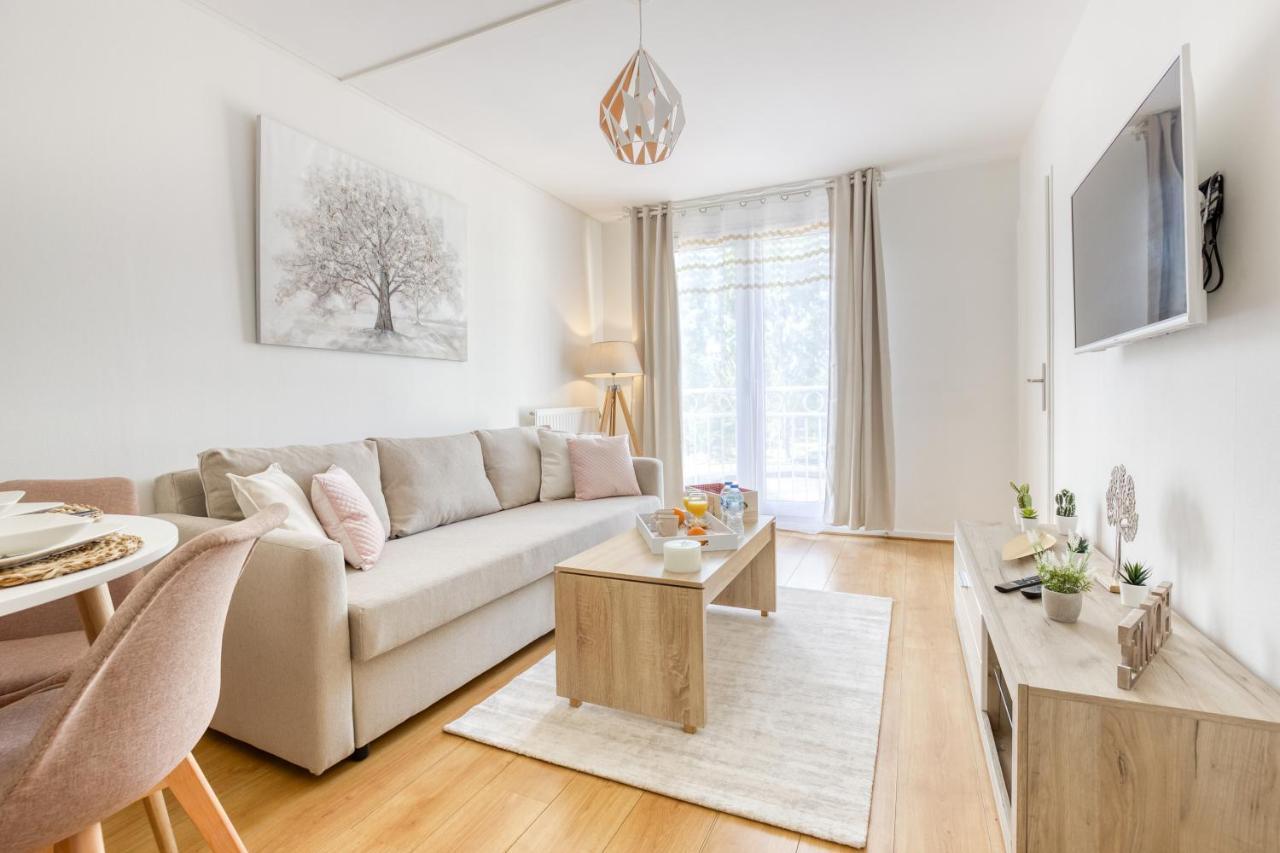 Appartamento L'Elysée - Easy check-in - Arrivée autonome - Place parking privative - T2 suréquipé - Wifi - Netflix Courcouronnes Esterno foto